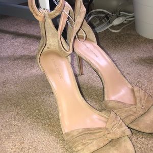 PRICE DROP!! 🥳🥳 Banana Republic Tan Suede hell’s